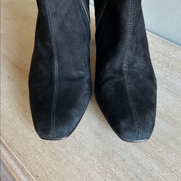 Ganni luxurious glam, preowned, block heel black suede ankle boots EUR size 40 - Picture 5 of 15